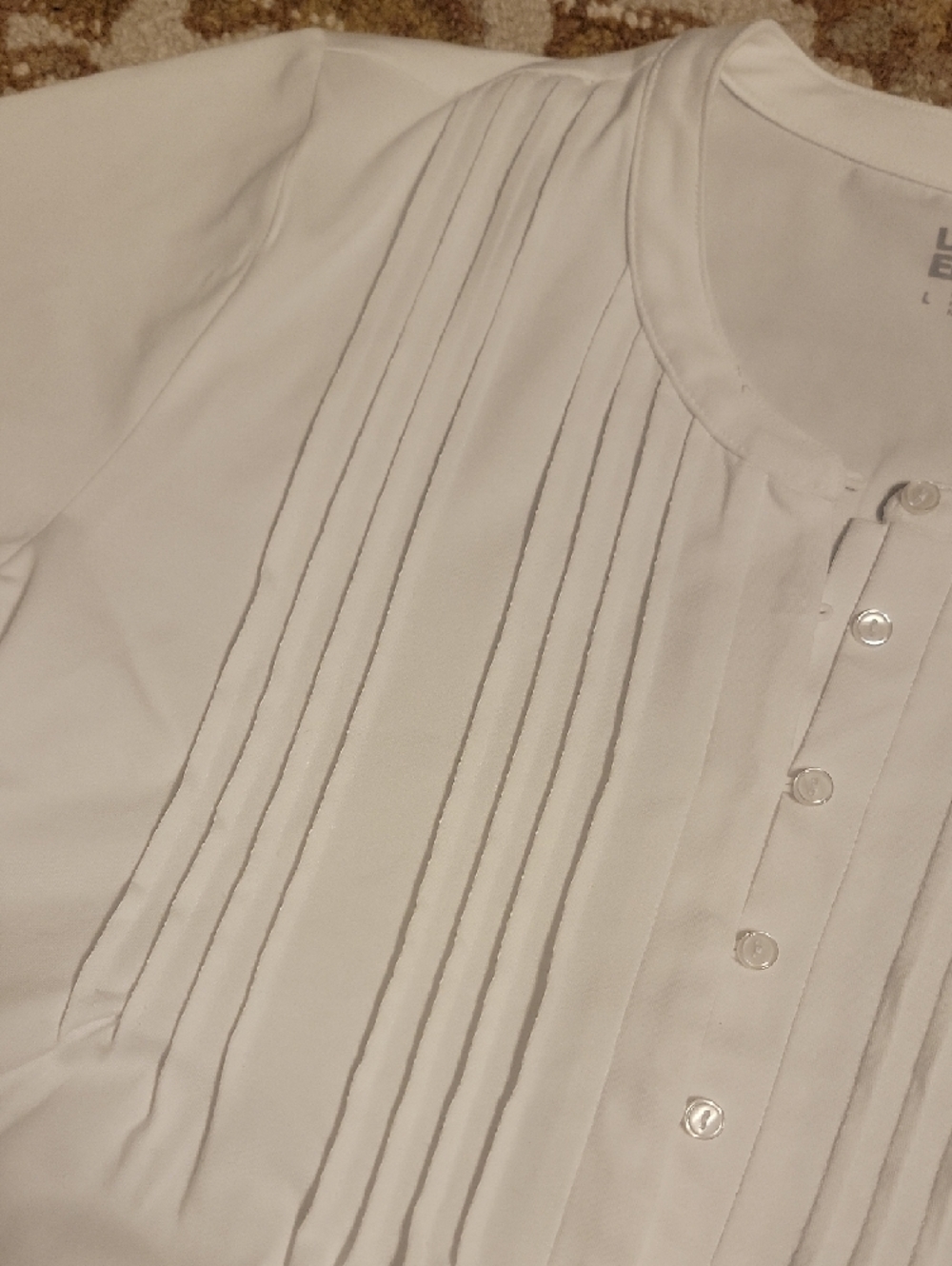 Lands' End Men's White Pleated Button-Front Casual Shirt - Picture 4 of 5